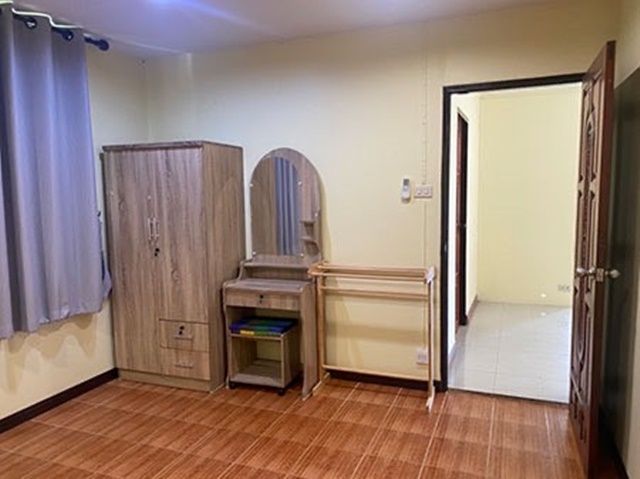 รถไฟฟ้าสายสีชมพู บ้านเดี่ยวให้เช่า สวนสยาม  นพรัตน์ บ้านเดี่ยว 2นอน 1น้ำ 1ห้องครัว  แฟชั่น 8นาที 100 ตรว. 120ตรม.