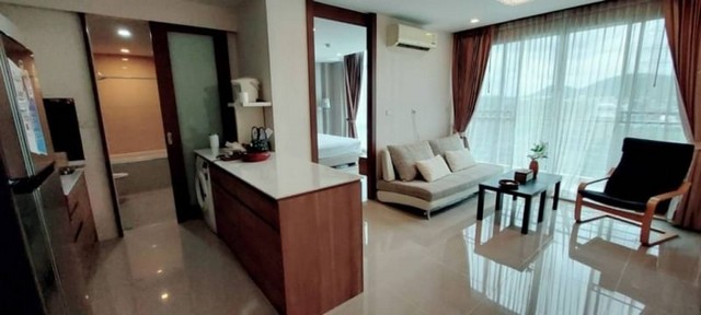 TEL :088-559 5199 คุณเอLine: https://line.me/ti/p/C0eGe0whLXขาย กรีนเลค คอนโด ศรีราชา ตกแต่งครบ พร้อมเข้าอยู่ ราคาขาย 2.85 ล้าน (ค่าโอน 50/50)ขนาด 50 ตารางเมตรตึก 3 ชั้น 71 ห้องนอน 1 ห้องน้ำ+อ่างอาบน้ำ1 ที่จอดรถ- เฟอร์นิเจอร์บิวท์อิน พร้อมเข้าอยู่ ( ตกแต่งห้องด้วยช่างโฮมโปร)- ทั้งพื้นกระเบื้องและเฟอรนิเจอร์- ห้องมีกระจกดูท้องฟ้า และ วิวภูเขาสิ่งอำนวยความสะดวก- ที่จอดรถ / การรักษาความปลอดภัย 24 ชั่วโมง / กล้อง