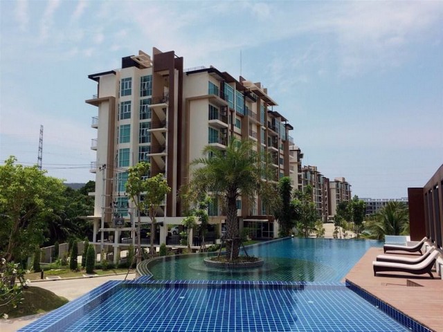 TEL :088-559 5199 คุณเอLine: https://line.me/ti/p/C0eGe0whLXให้ห้เช่า กรีนเลค คอนโด ศรีราชา พร้อมเข้าอยู่ราคา 10,000 บาท/เดือน (สัญญา 1 ปี)มัดจำ 2 เดือน - ล่วงหน้า 1 เดือนขนาด 50 ตารางเมตรตึก 1 ชั้น 61 ห้องนอน 1 ห้องน้ำ+อ่างอาบน้ำ1 ที่จอดรถเฟอร์นิเจอร์บิวท์อิน พร้อมเข้าอยู่สิ่งอำนวยความสะดวก : - ที่จอดรถ / การรักษาความปลอดภัย 24 ชั่วโมง / กล้องวงจรปิด / สระว่ายน้ำ / ฟิตเนสเดินทางสะดวก- ใกล้โรงเรียนอัสสัมชัญ / ศรีรา