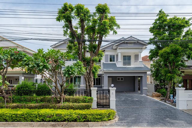 มัณฑนา วัชรพล-รามอินทรา1  ทำเลศักยภาพห้าแยกวัชรพล สวยพร้อมอยู่