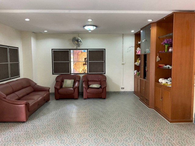 ขายบ้านพร้อมสวนมะพร้าว 9ไร่ 20 ตรว.  ติดถนนติดคลอง  บ้านแพ้ว  สมุทรสาคร    ZW435