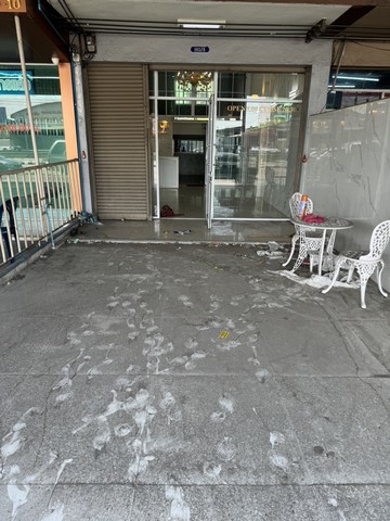 ให้เช่าตึกแถว 4 ชั้นและชันดาดฟ้า 18 ตารางวา ติดถนนกาญจนา บางบัวทอง