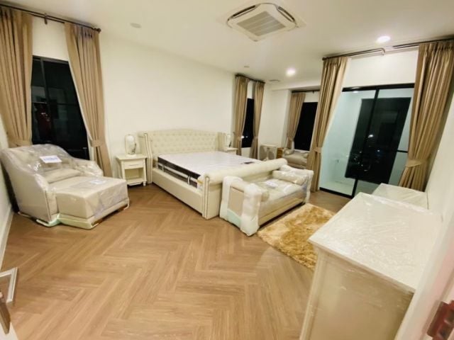 ให้เช่าบ้านเดี่ยว 2 ชั้น นันทวัน พระราม 9 กรุงเทพกรีฑาตัดใหม่ ขนาด 106 ตร.วา หลังแรกของโครงการ