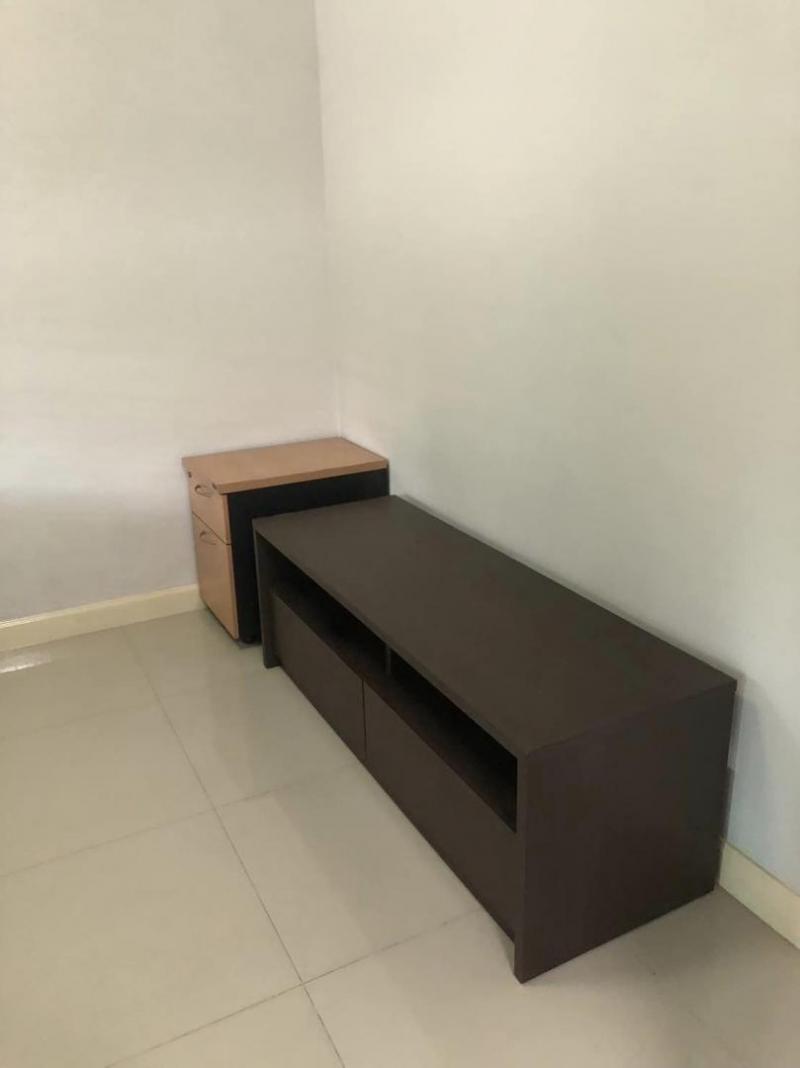 ให้เช่า ทาวน์เฮาส์ 2ชั้น เดอะ คัลเลอร์ส พรีเมี่ยม บางนา กม.8 เนื้อที่ 20 ตารางวา 3 ห้องนอน 2 ห้องน้ำ  แอร์ 4 ตัว พร้อมเฟอร์นิเจอร์ :