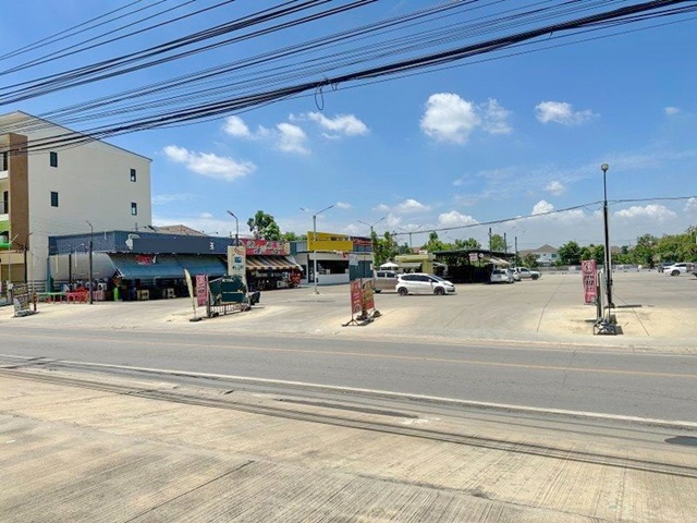 เซ็นทรัล เวส์ตเกต ตลาดนัดแสงจันทร์ ปั้ม ปตท 7/11 ให้เช่าอาคารพาณิชย์ 3.5 ชั้น  3นอน 3น้ำ เทศบาลเมืองบางแม่นาง