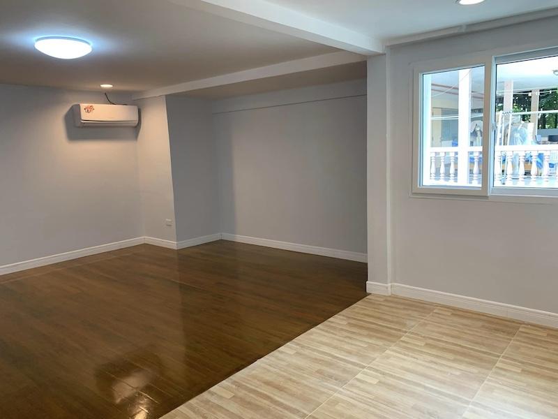 ให้เช่าบ้านเดี่ยว 2ชั้น พัฒนาการ 56 ใกล้แอร์พอร์ต ลิงค์-สถานีหัวหมาก  เนื้อที่ 112 ตารางวา พื้นที่ใช้สอยประมาณ 200ตารางเมตร 5 ห้องนอน