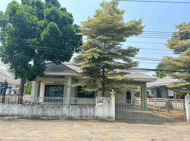  Code ID :  PSC00944  ราคา  2,856,000   บาท ▸ เนื้อที่  96.60 ตร.ว.  พื้นที่ใช้สอย  139.00 ตร.ม.  * 3 ห้องนอน 2 ห้องน้ำ   * 1 ที่จอดรถ   บ้านหันไปทางทิศตะวันออก  พิกัดทรัพย์ : https://maps.app.goo.gl/GEqNiENhyts55dzs9  สถานที่ใกล้เคียง ▸ใกล้  โรงเรียนสารสาสน์วิเทศโคราช ▸ใกล้  โลตัส นครราชสีมา 2 (หัวทะเล) ▸ใกล้  ไทวัสดุ นครราชสีมา หัวทะเล ▸ใกล้  ดูโฮม นครราชสีมา  สอบถามเพิ่มเติม / นัดชม โทร. 097-419-5982(พลอย) โทร. 096-932-4624(ออมสิน) Line : @panaya (มี@ด้านหน้า)  ปรึ�