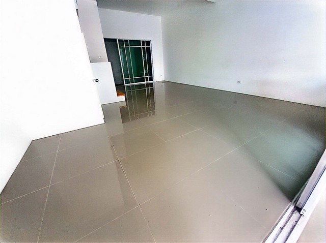 ขายทาวน์เฮ้าส์มือสองพานทอง ชลบุรี โครงการ พรีซีโอ พลัส วัน