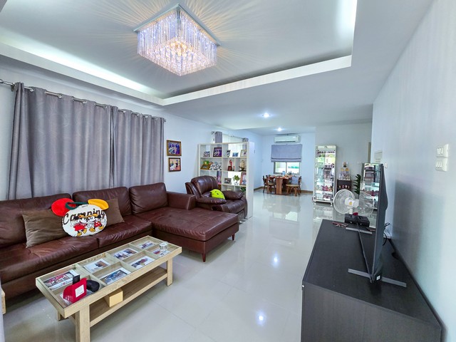 ขาย บ้านแฝด 2ชั้น ม. เฮ้าส์ ออฟ เดอะ คานารี่ สวนเสือศรีราชา 42ตรว. บ้านสวย ทำเลดี เพื่อนบ้านน่ารัก ส่วนกลางเบาๆ พร้อมอยู