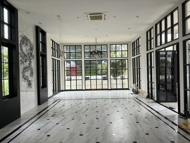 ให้เช่า อาคารย่านแบริ่งใกล้ สถานีรถไฟฟ้า สถานีแบริ่ง  เพียง 3 นาที บนที่ดิน 351 ตารางวา อาคารชั้นเดียว พื้นที่ใช้สอย 150 ตร.ม.