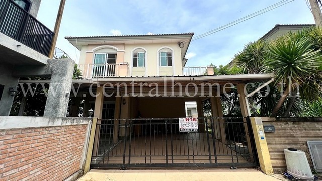 รหัสทรัพย์  N0123บ้านเดี่ยว ภัสสร26 ราชพฤกษ์-ติวานนท์ ถูกที่สุดในโครงการที่ตั้ง : หมู่ที่ 1 ต.บางคูวัด อ.เมือง จ.ปทุมธานี 12000  รายละเอียดทรัพย์- บ้านเดี่ยว 2 ชั้น, ขนาดพื้นที่ 58.4 ตารางวา, พื้นที่ใช้สอย 150 ตารางเมตร- 3 ห้องนอน, 2 ห้องน้ำ,  1 ห้องครัว, 1 ห้องรับแขก, 2 จอด- เดินทางสะดวก ติดถนนใหญ่ มีรถประจำทางผ่านหน้าหมู่บ้าน- การเดินทางสะดวกสบายโครงการอยู่