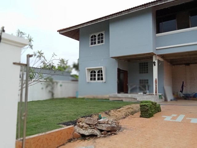 ขายถูกบ้านเดี่ยว 2 หลัง โครงการหมู่บ้านเอมอร อำเภอบางบ่อ จังหวัดสมุทรปราการ เนื้อที่ 150 ตารางวา