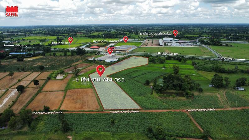 ที่ดินเปล่า ติดถนนมิตรภาพ ติดปั้มเชลล์อ.พล ต.หนองแวงนาเบ้า ขาเข้าขอนแก่นที่ดินทำเลดี ด้านหน้าติดถนนหลัก ด้านหลังติดถนนสาธารณะ ด้านข้างติดปั้มShellรายละเอียดขนาดที่ดิน 9 ไร่ 1 งาน 74.4 ตร.ว.เอกสารสิทธิโฉนดหน้ากว้าง 50 เมตร ลึก 345 เมตรติดถนนมิตรภาพ ช่วงอำเภอพล-อำเภอโนนศิลาติดปั้มเชลล์เยื้องเอสอาร์อีสาน เฟอร์นิเจอร์ , อานนท์ฟาร์มด้านหลังติดถนนสาธารณะมีไฟฟ้า ประปา