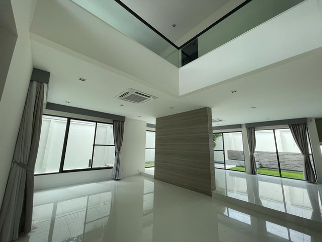 ขายบ้านเดี่ยว 2 ชั้น ลดาวัลย์ รัตนาธิเบศร์ Ladawan Rattanathibet ขนาด 200 ตร.วา บ้านใหญ่สุดหรู