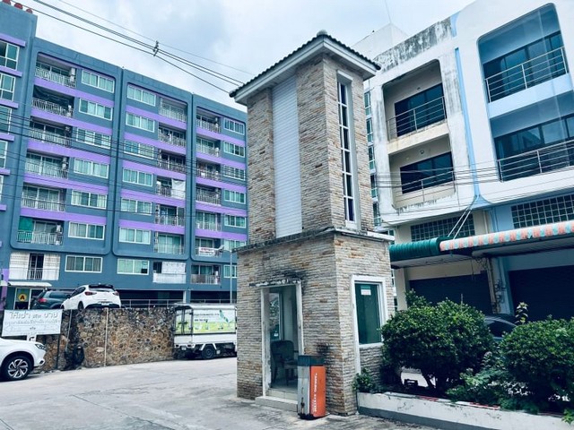 TEL:088-559 5199 คุณเอLine: https://line.me/ti/p/C0eGe0whLXให้เช่า ลัดดาเพลส ศรีราชา ตึก A ชั้น 2 ใกล้สุขุมวิทราคาเช่า 9,000 บ/ด (รวมค่าส่วนกลาง)มัดจำ 2 เดือน - ล่วงหน้า 1 เดือนพื้นที่ 50 ตรม.1 ห้องนอน 1 ห้องน้ำ 1 ห้องรับแขกเครื่องใช้ไฟฟ้า พร้อมเฟอร์ใกล้สิ่งอำนวยความสะดวก -ใกล้โรงเรียนเซนปอล- มี 7/11 หน้าโครงการ- ตลาดสดวรกิจ- ห้างตึกคอม / ห้างโรบินสัน / เซ็นทรัล- การเดินทางไปในเครือ / นิคมแหลมฉบัง / นิคมระยองT : A2