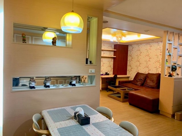 TEL :088-559 5199 คุณเอLine: https://line.me/ti/p/C0eGe0whLXให้เช่า ลัดดาคอนโดวิว ศรีราชาชั้น C11 วิวทะเลราคา 15,000 บาท/เดือนเงินมัดจำ 2 เดือน - ล่วงหน้า 1 เดือนเนื้อที่ 50 ตรม. 1 ห้องนอน 1 ห้องน้ำ 1 ครัว มีระเบียงนั่งชมวิว 1 ที่จอดรถ1 ห้องรับแขก.โครงการอยู่ไกล้กับ Max value. - เครื่องปรับอากาศ 2เครื่อง- ทีวี 1 เครื่อง- ชุดโซฟาห้องรับแขก- ชุดโต๊ะทานอาหาร- เครื่องซักผ้า- ตู้เย็น- ตู้เซฟ- เตาไฟฟ้า- ไมโครเวฟ- ฝาชักโครกแบบญี