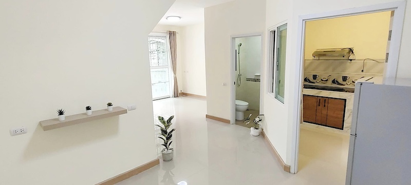 BH3040 ให้เช่าทาวน์โฮม 2 ชั้น หมู่บ้านกัสโต้สาทร-ตากสิน ถนนเทอดไท  หน้ากว้าง 5.7 เมตร บนถนนเทอดไท ใกล้บีทีเอสวุฒากาศ เขตจอมทอง