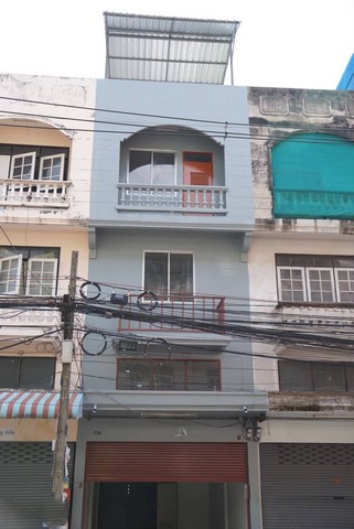 ให้เช่าอาคารพาณิชย์ ซอยรามคำแหง90  บ้านเปล่า ตกแต่งพร้อมใช้งาน ใกล้พาซิโอ ตลาดสัมมากร รถไฟฟ้าสถานีคลองบ้านม้า บ้านพร้อมเช่า 25สิงหาคม ติดต่อ  อรัชพร  081-4-888-799ราคาเช่า     15,000บาท/เดือนประกัน       2เดือนล่วงหน้า      1เดือนสัญญาขั้นต่ำ   1ปีรายละเอียดอาคารพาณิชย์ สูง 4.5ชั้น หน้ากว้าง 4เมตร ลึก 16เมตรภายใน ทำเรียบร้อย พร้อมเช่า พร้อมน้ำ ไฟสถานที่ใกล้เคียง-รถไฟฟ้าสถานีคลองบ้านม