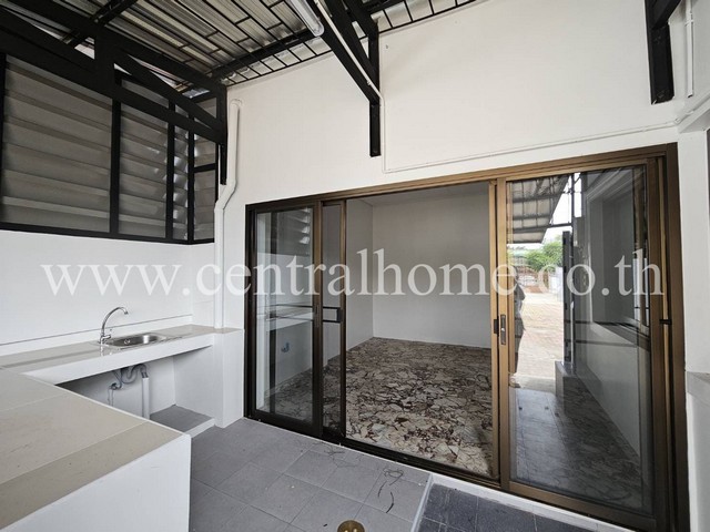 อาคารสำนักงาน 4.5 ชั้น พร้อมที่ดิน ซอยงามวงศ์วาน 43