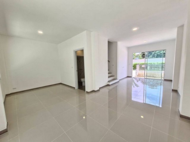 บ้านใหม่มือหนึ่ง โครงการสิริทาวน์ รังสิต-คลอง4 ใกล้อบต.คลองสี่ ใกล้วัดธรรมกาย