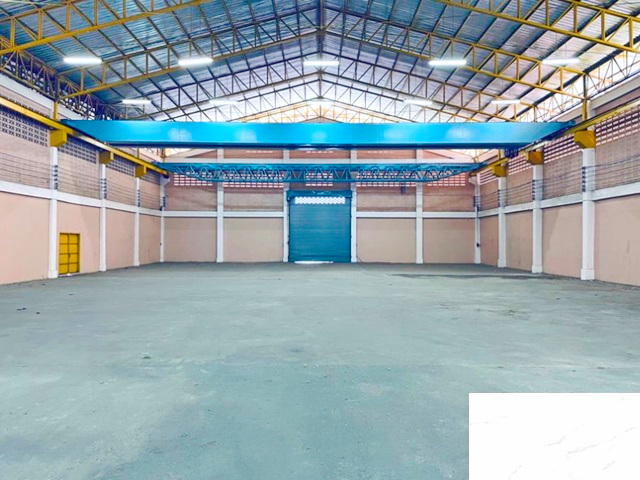 โกดัง จอดรถ25คัน เพดานสูง 9 ม. ออฟฟิต ติดถ.พุทธมณฑลสาย4  ให้เช่า 2004 ตรม. ม. กรุงเทพธนบุรี 2.9 กม. สนามหลวง2 2.8 กม. ทวีวัฒนา-บางแวก