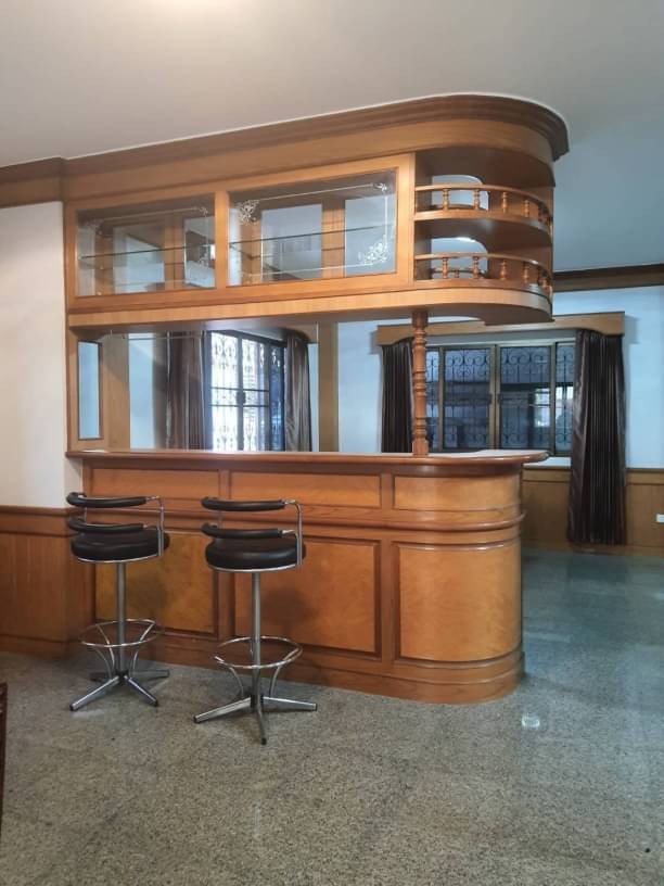 บ้านสวย ทำเลดี ให้เช่า 25,000 บาท/เดือน 70 ตรว. 5 นอน สันทราย บ้านเดี่ยว 2 ชั้น รีโนเวทใหม่ เฟอร์นิเจอร์ครบ ไม่รับสัตว์เลี้ยง เดินทางสะดวก