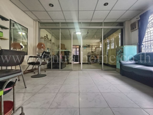 ขายและให้เช่าทาวน์โฮม 3 ชั้น ชุมชนเคหะทุ่งสองห้อง หลักสี่ หลังมุม