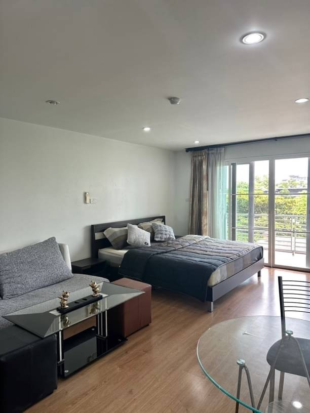 โซนนิมมาน​ รวีวารี คอนโด ขายเพียง 3.1 ล.เท่านั้น 42 ตรม. ห้องใหญ่ ไม่เคยปล่อยเช่า เฟอร์นิเจอร์ครบ เข้าอยู่ได้เลย โควต้าต่างชาติ