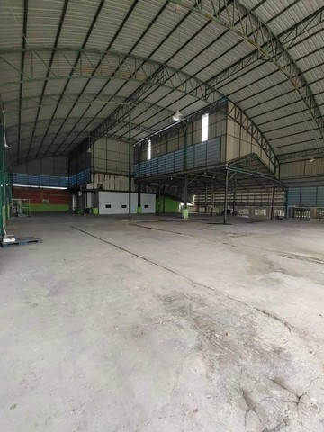 ให้เช่าโรงงาน-โกดัง ใกล้เซ็นทรัลนครปฐม มีห้องเย็น ขนาด 2 ไร่  เนื้อที่รวม 3200 ตรม. โกดัง 2000 ตรม.ไฟฟ้า 3 เฟส  ห้องพักคนงาน 2ชั้น