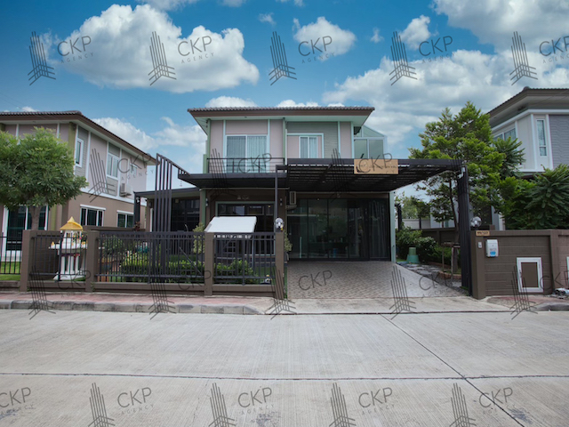 ขาย/เช่า บ้านเดี่ยว The Plant Light Tiwanon-Rangsit(เดอะ แพลนท์ ไลท์ ติวานนท์-รังสิต) ขนาด 52.5 ตร.วา. 3 ห้องนอน 2 ห้องน้ำ โฮมออฟฟิศ ตกแต่งพร้อมอยู่  ต.บางกะดี อ.เมือง ปทุมธานีสนใจติดต่อสอบถามได้ค่ะ การเดินทาง - ถนนติวานนท์  1.2 กิโลเมตร- ถนนบางกุฎีทอง  2.1 กิโลเมตร- ถนนบางบัวทอง - บางพูน  3.6 กิโลเมตร- ถนนบางกะดีสายใน  3.8 กิโลเมตร- ถนนศรีสมาน  6.8 กิโลเมตรรายละเอียด (Description) - ขนาด 52.5 ตร.วา- พื้นที่ใช้สอย 180 ตร.ม.-