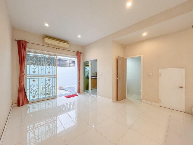 ขายทาวน์โฮม สไตล์โมเดิร์น 3 ชั้น หมู่บ้าน Private Nirvana Life Exclusive ซอยนวมินทร์ 111 ขายถูกที่สุดในโครงการ