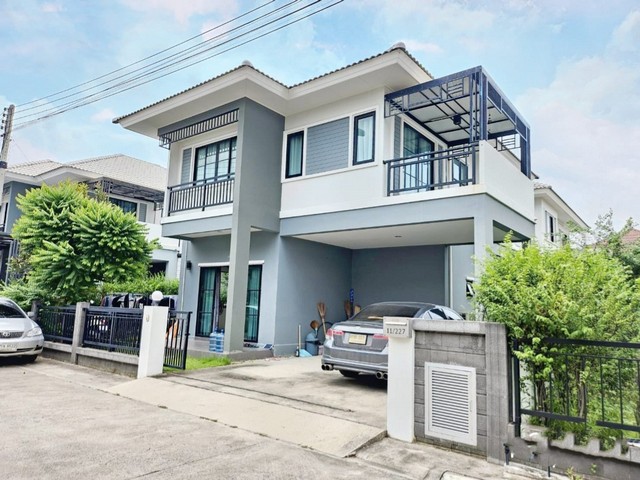 #ขายบ้านเดี่ยว2ชั้นบางปะกงชลบุรี​????บ้านมารวยต.ท่าสะอ้าน บางปะกง     ฉะเชิงเทรา,​ ​(เรียบมอเตอร์​เวย์)​เนื้อที่ : 50.8 ตารางวา3ห้องนอน​ 3​ ห้องน้ำห้องอื่นๆ : ห้องรับแขก, ห้องครัวจอดรถได้ : 2 คัน♨️เพียง​ราคา​ 3.89  ลบ( ค่า​ธรรมเนียม​โอน​ 50/50​  )​✴️พิเศษของแถม✴️- แอร์​  4​  ตัว- ผ้าม่าน- ปั๊มน้ำ+แท้งค์น้ำ- เครื่องทำน่ำอุ่น​ 2​  ตัว✴️ส่วนกลาง​ มีฟิตเนส​  สระว่ายน้ำ​      รปภ​ 24​ ชม​ ​สวนส