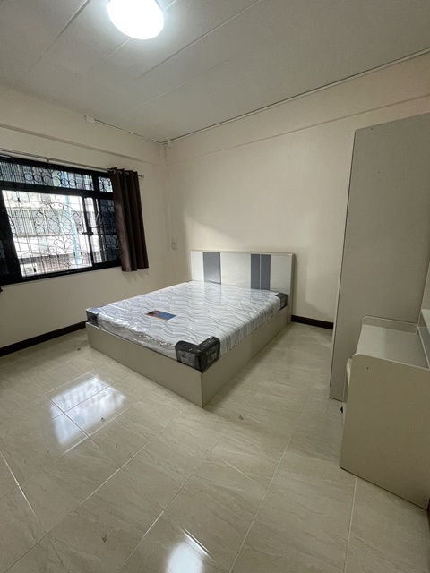 ให้เช่า อาคารพาณิชย์ 4.5 ชั้นMRTไฟฉาย1 กม. ตลาดบางขุนนนท์  พรานนก  4นอน 4น้ำ อยู่ในซอยจรัญ31-37 ติดถนน BTSบางหว้า 7-11