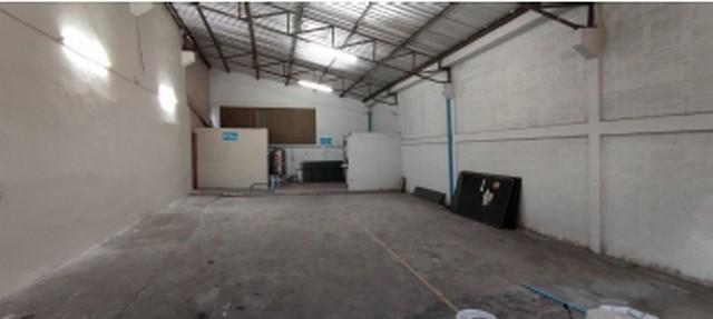 ให้เช่าโกดังพร้อมทาวน์โฮม2.5ชั้นย่านอุดมสุม ซอยอุดมสุข 51 ซอยประวิทย์และเพื่อน ใกล้MRTศรีอุดมเข้าออกได้ทั้งซอย สุขุมวิท 101/1 และสุขุมวิท 103ราคาเช่า 32,000 บาท/เดือนที่ตั้ง ซอยประวิทย์และเพื่อน แขวง บางจาก เขตพระโขนง กรุงเทพมหานครติดต่อ : คุณภัสพงณ์ 063-409-8164Line : deedaa23เนื้อที่ 60 ตารางวา พื้นที่ใช้สอย 352 ตารางเมตร อาคาร 2.5 ชั้น พร้อมโกดัง จำนวน 3ห้อง 2ห้องน้ำ-ชั้น 1 พื้นที่ 240 ตารางเมต