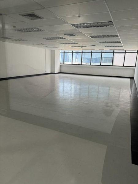 ขายสำนักงาน ชั้น 3 อาคารพญาไทพลาซ่า พื้นที่ 640 ตรม. ชั้นสูง วิวดี ใกล้ BTS พญาไท ( แบ่งขายได้ )ราคาขาย 70,400,000 บาท ( ราคา 110,000 บาท / ตรม. )ที่ตั้ง ถนนพญาไท แขวงถนนพญาไท เขตราชเทวี กรุงเทพฯ 10400ติดต่อ : คุณภัสพงณ์ 063-409-8164Line : deedaa23พื้นที่ใช้สอย 640 ตารางเมตรแหล่งอำนวยความสะดวกใกล้เคียง- ศูนย์อาหาร - ไปรษณีย์- ธนาคาร- ร้านสะดวกซื้อ- ห้างหรู- โรงแรมติดดาวราคาขาย 70,400,000 บาท ( ราคา 110,000 บาท / ตรม. )ที่ตั้�