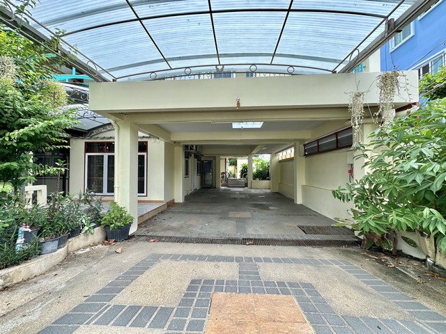 ให้เช่าด่วน บ้านเดี่ยว 76 ตร.ว  ม.ลุ่มพัฒนา หลัง กฟผ ถ.บางกรวย-ไทรน้อย 11 นอน 4 น้ำ 3 ที่จอดรถ