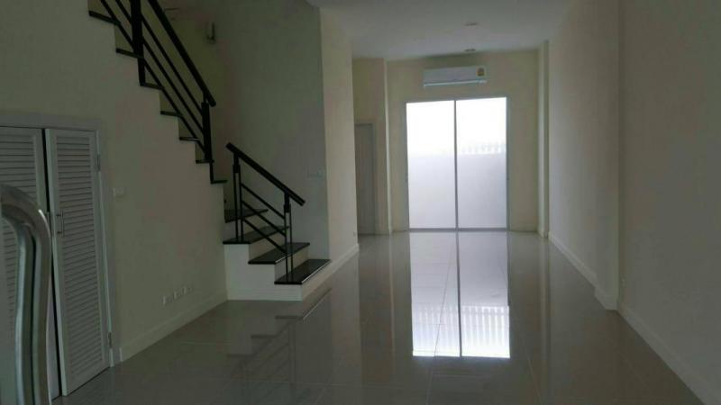 EPL-BR1213 ให้เช่าโฮมออฟฟิศ 4 ชั้น ซอยสุคนธสวัสดิ์ โครงการ พรีเมี่ยม เพลส9 เลียบด่วน พื้นที่ใช้สอย240 ตารางเมตร  3 ห้องนอน 5 ห้องน้ำ