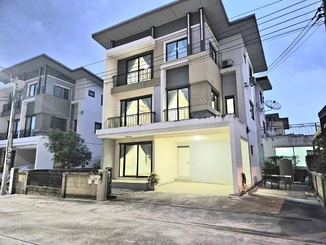 บิ๊กซี  เฟอร์ครบ 5นอน 4น้ำ สุขาภิบาล5 ตลาดออเงิน แม็คโคร สะพานใหม่ ให้เช่าบ้านเดี่ยว 3ชั้น 34,999 B-M Size XL ในโครงการปล่อยกัน 55,000 บาท ต่อเดือน  55 ตร.ว. 350 ตร.ม.Big C OrnNgern Market Makro SaphanMai Fully FUr house for rent 3 Storeys 5bed 4bath Sukhapiban5 34,999 B-M Size XL 55 sq.wa 350 sqm.-5 นอน 4 น้ำ-จอดรถในบ้าน 4 คัน - แอร์ทั้งหลัง เฟอร์บางส่วน ตู้เย็น เตียง ตู้เสือผ้า ห้องครัวพร้อมอยู่- ห้องโถงใหญ่- ห้องครัว- แอร์ทั้งหลัง 3 ตัว- มีเตียงและตู้เสื้อผ้าครบทุกห้องนอ�