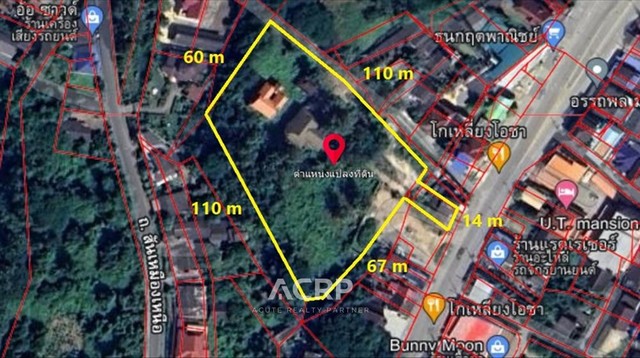 ขายที่ดินแปลงสวยใกล้คูเมืองจังหวัดลำพูน ขนาด 4-3-0 ไร่ หน้าหว้างติดถนนสายหลักเชียงใหม่-ลำพูน 14 เมตร และติดถนนในซอยลึก 110 เมตร สามารถเดินไปตลาดสด โรงเรียน หรือมินิมาร์ทได้ เหมาะสร้างและดำเนินธุรกิจได้หลายหลายรูปแบบ เดินทางเข้าตัวเมืองเชียงใหม่เพียง 20 กิโลเมตรขาย 32,317,000 บาท(รหัสทรัพย์ 00141575) Contact Us+66 (0)88 268 2000info@acuterealtyconsultant.comLine Official : http://lin.ee/N9TaR0qAdd friend : acuterealtychiangmaihttps://www.acr-partner.com