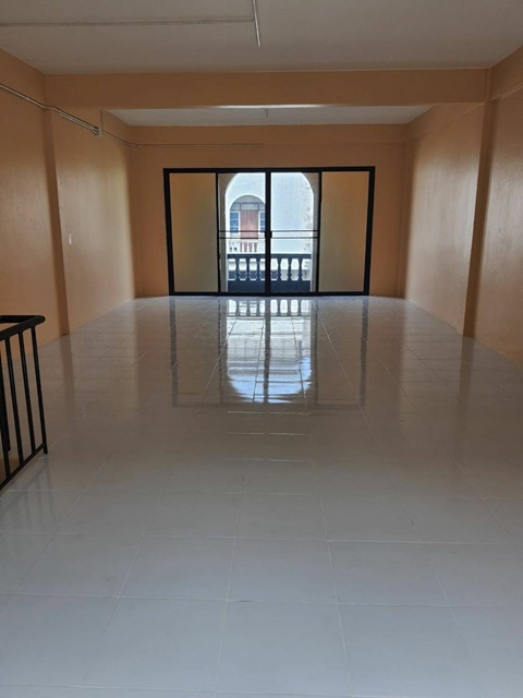 โฮมโปร BIG C โลตัส สุขาภิบาล 3 ให้เช่าอาคารพาณิชย์ 3.5 ชั้น พร้อมดาดฟ้า หมู่บ้าน 19 ตร.ว. รามคำแหง186-192