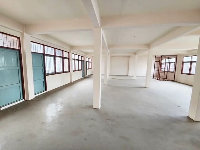 รัชดาภิเษก โฮมออฟฟิต วัดท่าพระ MRTจรัญ13 399ม. โกดัง หรือ อาคารพาณิชย์ 4 ชั้น 3คูหา ทำเลดี 81ตรว. 1002 ตร.ม. จอดรถในอาคาร 4 คัน  วัดดีดวด