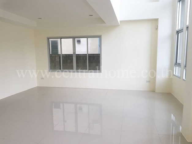 ขายด่วนโฮมออฟฟิศ3ชั้น โครงการ รังสิต บิซ พาร์ค อ.คลองหลวง จ.ปทุมธานี