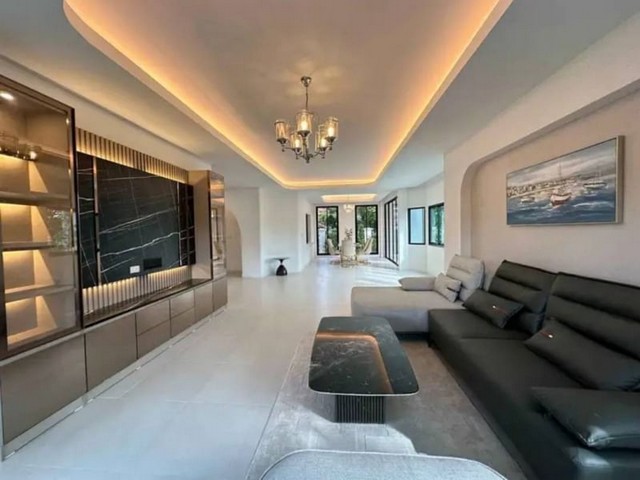 บ้านหลังใหญ่ 2 ชั้น ในโครงการ แปลงมุม สันกำแพง