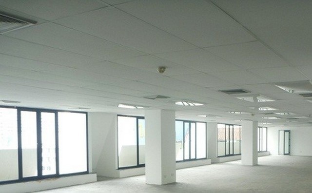 OFfice อาคาร เศรษฐีวรรณ ขนาด 100 SQ.WA  61000 THB ไม่ไกลจาก - ทำเล-ทอง -