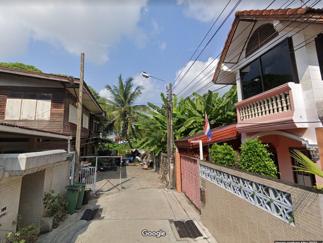 ขายที่ดินลาดพร้าว ซอย 102 สนใจทัก Line ID : @lovecondo (มี @ ด้วย)