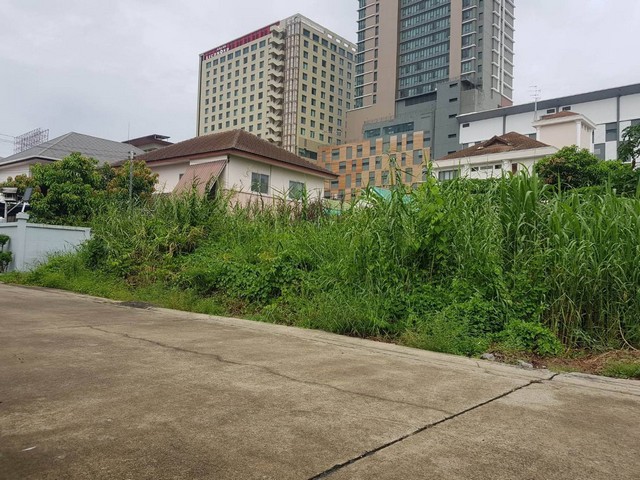 โอกาสทอง  ! ที่ดินเปล่าแปลงสวย ซ.แผ่นดินทอง 45  ใกล้ MRT บางกระสอ