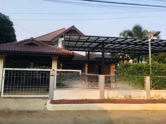 พูลวิลล่า 2 ชั้น วิวทะเลสาบ เฟอร์นิเจอร์ไม้สักทอง หางดง 