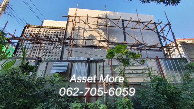 ให้เช่าพื้นที่ (ซอยอารีย์สัมพันธ์ ) 2 ชั้น  เหมาะเปิดค่าเฟ่  ออฟฟิศ และหน้าร้าน ต่างๆ  ขนาด 45 ตารางวา พื้นที่ใช้สอย 360 ตารางเมตร   ใกล้รถไฟฟ้า สนามเป้า,อารีย์ ทะลุเส้น ทางด่วนพระรามหกได้  เขตพญาไท แขวงสามเสนใน  ราคาเช่า 86,000 บาท/เดือน  67-AMS-OT007Details   ขนาด 45 ตารางวา พื้นที่ใช้สอย 360 ตารางเมตร2 ห้องน้ำ  สามารถจอดรถยนต์ได้ 3 คัน  และมีที่จอดมอไซราคา 86,000 บาท/ เดือนสอบถามข้อมูลเพิ่มเติ