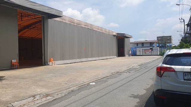 ให้เช่าโกดัง 1-0-11 ไร่ พท.ใช้สอย 1,012 ตรม.ย่านพระราม9เทียนร่วมมิตรห้วยขวางประชาอุทิศใกล้ตึกKPN ใกล้ทางด่วน ใกล้ MRT เหมาะเก็บสินค้า รถใหญ่สุดที่เข้าได้ 6 ล้อใหญ่ราคาเช่า 200,000 บาท / เดือน (สัญญาเช่า 3 ปี ขึ้นไป ประกัน 3 เดือน ล่วงหน้า 1 เดือน )ที่ตั้ง ถนนพระราม9,ถนนเทียนร่วมมิตร ซอยพระราม9แขวง บางกะปิ เขตห้วยขวาง กรุงเทพมหานคร 10310ติดต่อ : คุณภัสพงณ์ 063-409-8164 , 081-398-7741Line : deedaa23เนื้อที่ 1 - 0 - 11 ไร