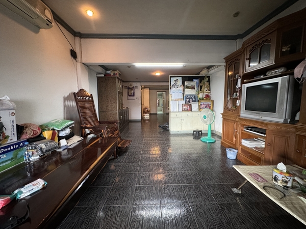 ขายด่วน ตึกแถว5 ชั้น ทำเลดี ย่านชุมชน ติดโรงพยาบาลรามคำแหง